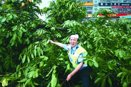 最強(qiáng)雷雨襲擊重慶致9人遇難(組圖)