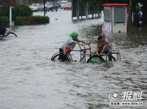 黑龍江齊齊哈爾遭暴雨襲擊 部分道橋受損(圖)