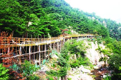 半空觀景木棧道飛架嶗山北九水