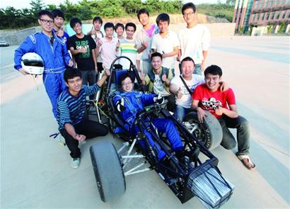 青島理工大學生自造方程式賽車 時速高達180公里