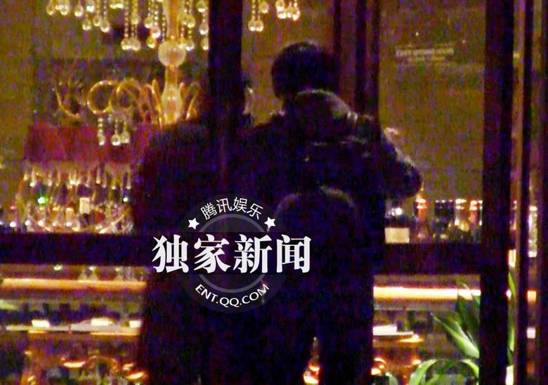 王珞丹李光潔已分手 深夜秘會韓寒泡吧被拍