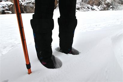 青島迎來入冬最大雪漫過腳踝 今明氣溫跌至-8℃