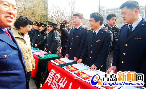 首發(fā):315維權(quán)日 青島10部門現(xiàn)場(chǎng)打假(組圖)