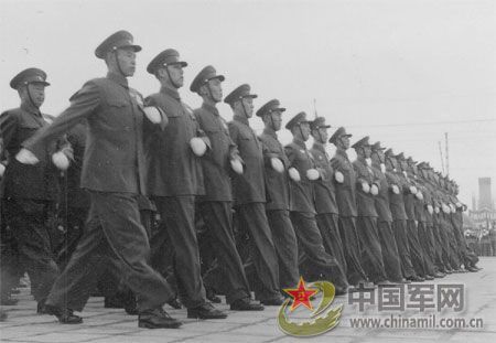 1954年國慶閱兵 受閱部隊編成出現(xiàn)新變化