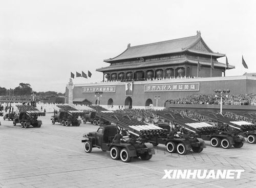 1955年國(guó)慶：實(shí)行軍銜制 換裝大閱兵