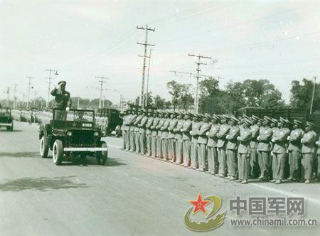 1950年國慶1周年閱兵(組圖)