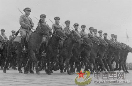 1954年國(guó)慶閱兵 受閱部隊(duì)編成出現(xiàn)新變化