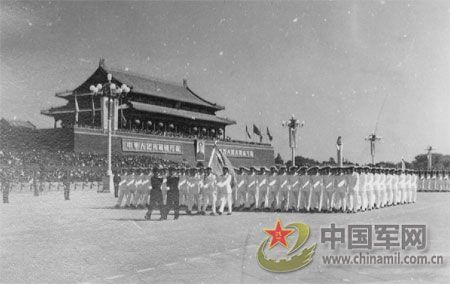 1959年國(guó)慶 逢十大閱兵盛況空前(組圖)