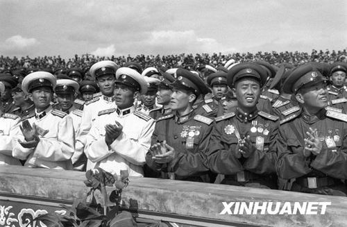 1955年國慶：實行軍銜制 換裝大閱兵