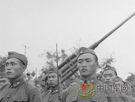 1955年國慶：實(shí)行軍銜制 換裝大閱兵